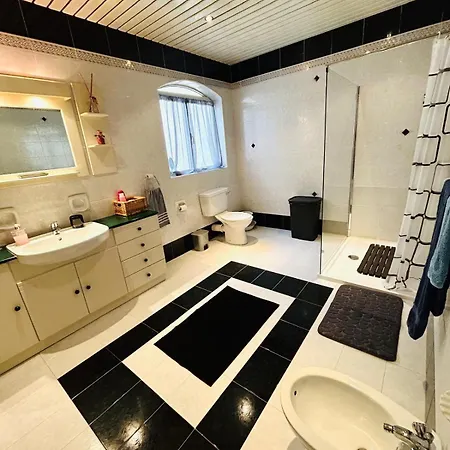 Pamper Pembroke